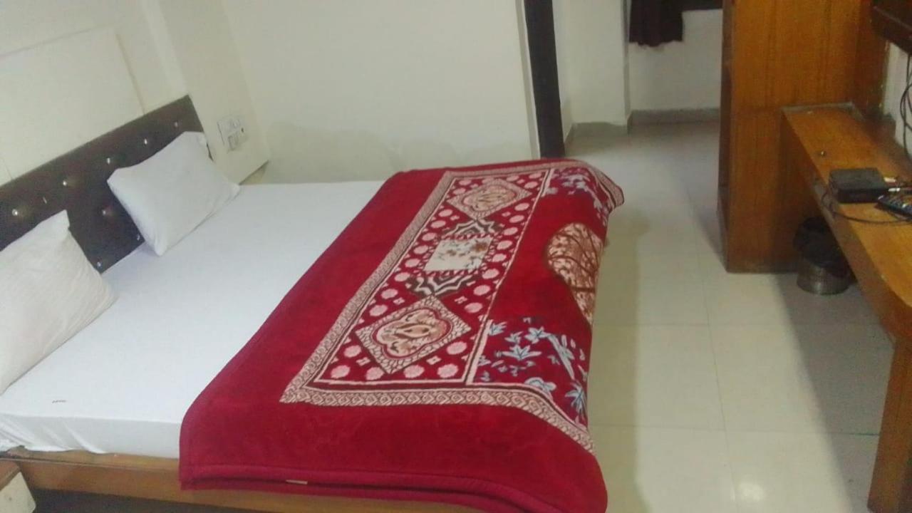 ניו דלהי Hotel Noble Inn מראה חיצוני תמונה
