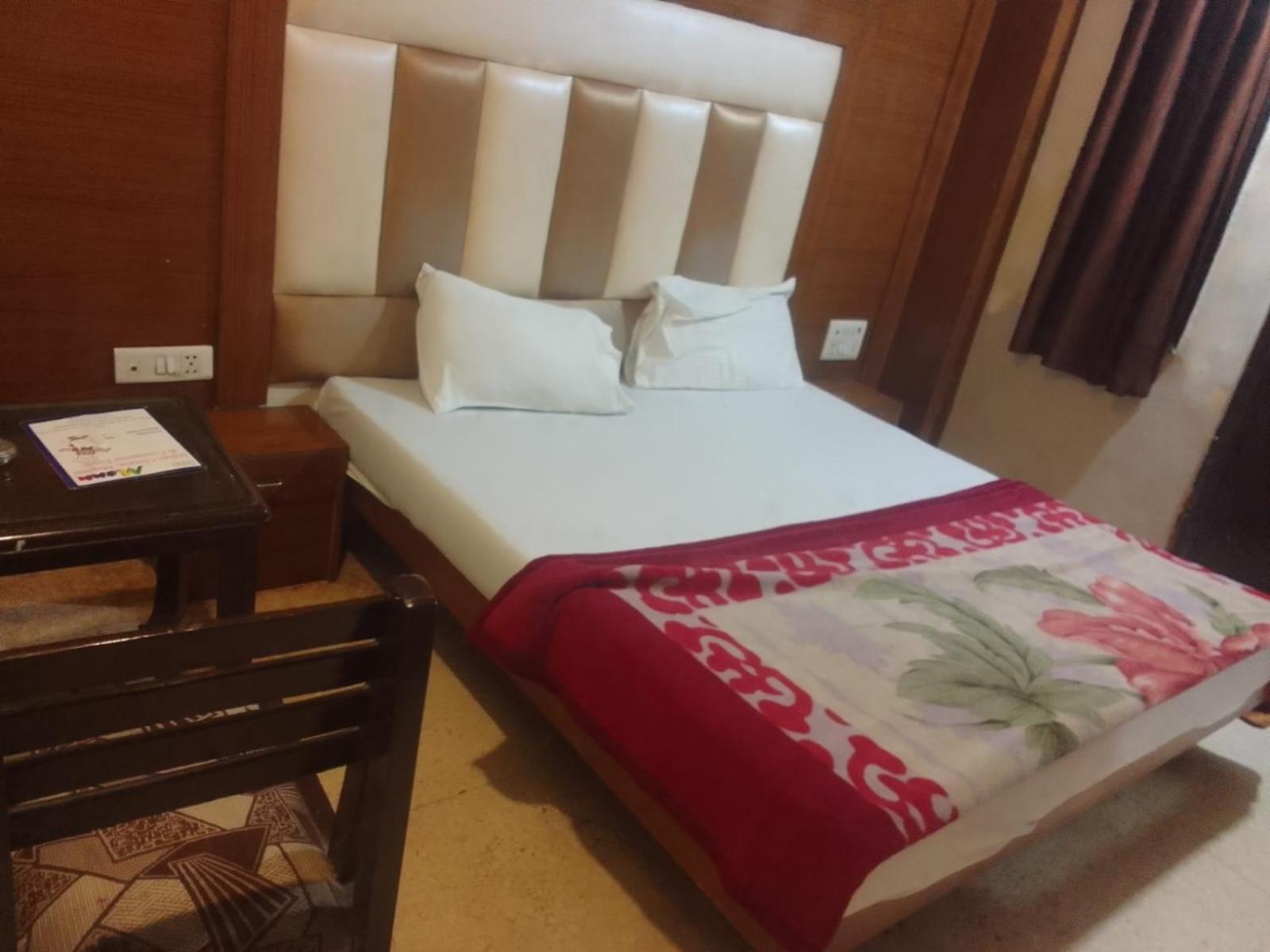 ניו דלהי Hotel Noble Inn מראה חיצוני תמונה